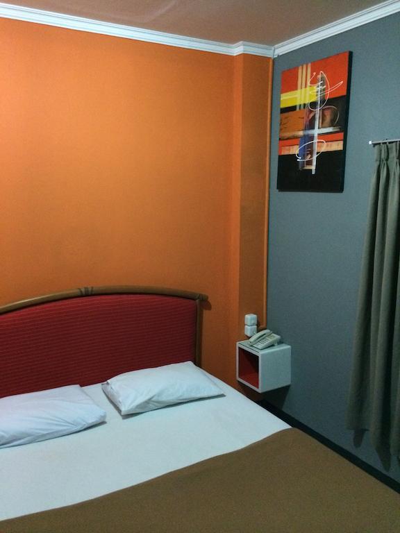Hollywood Hotel Jakarta Ngoại thất bức ảnh