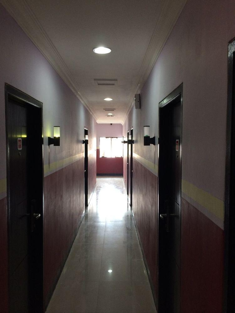 Hollywood Hotel Jakarta Ngoại thất bức ảnh