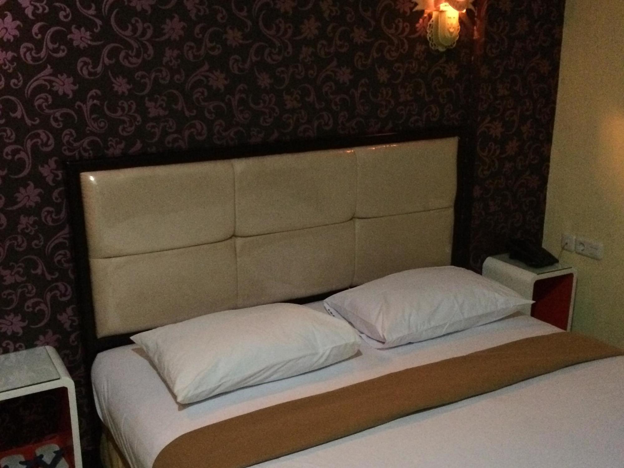 Hollywood Hotel Jakarta Ngoại thất bức ảnh