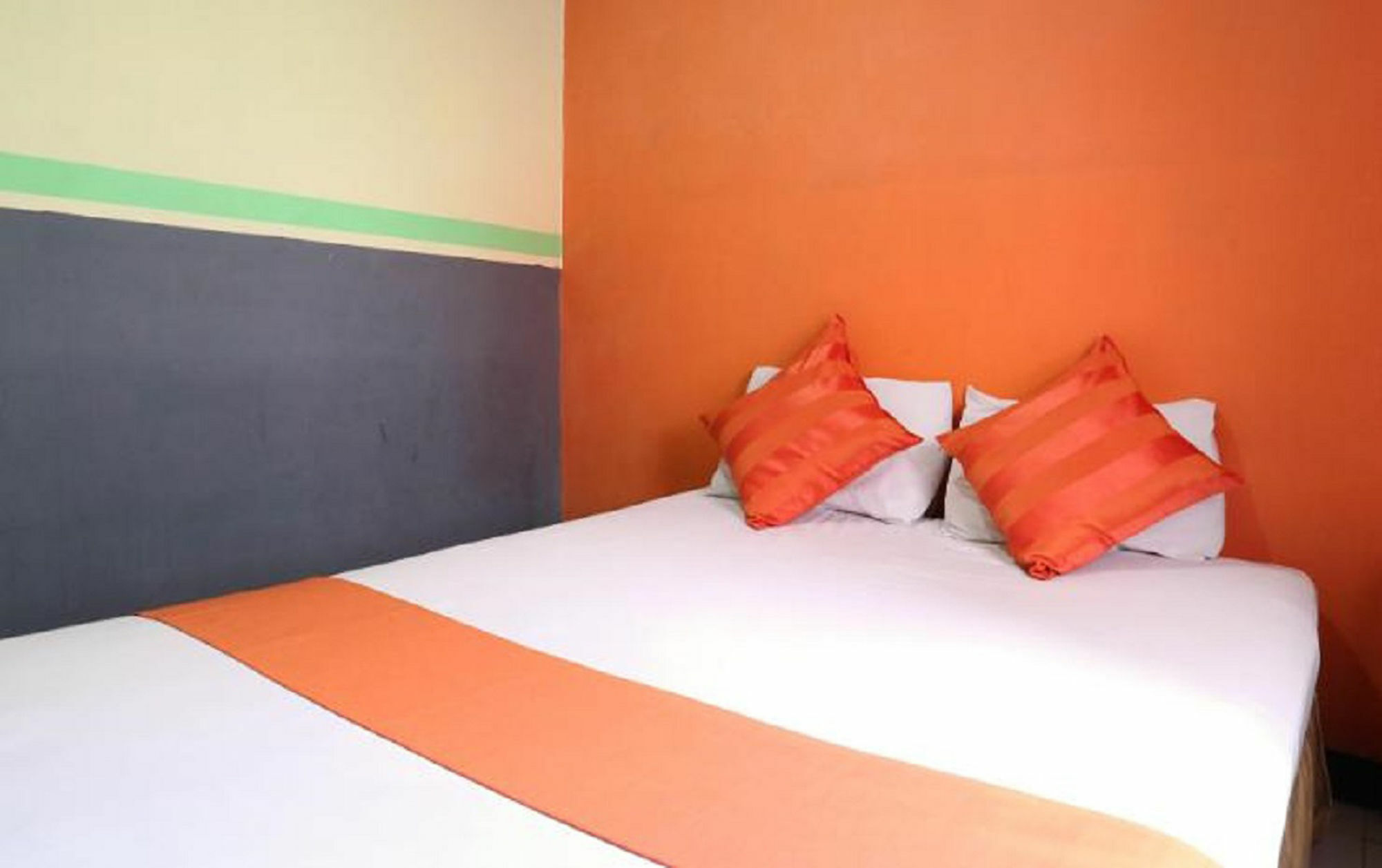 Hollywood Hotel Jakarta Ngoại thất bức ảnh